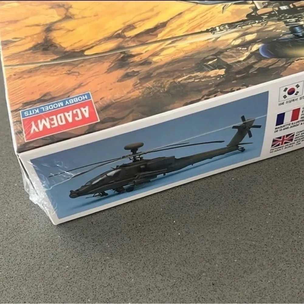 Academy McDonnell-Douglas AH-64A Apache Helicopter  1:48 Model Kit # 2115